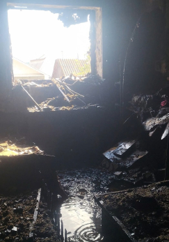 Сгорело все, что покупали к школе: в Октябрьске семья с 10 детьми осталась без всего перед 1 сентября