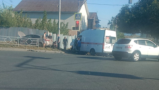 Очевидцы сообщают о серьезной аварии в Сызрани с машиной скорой помощи