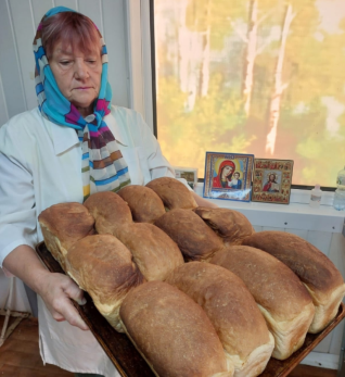 Жителям Сызрани начали ежедневно бесплатно раздавать хлеб