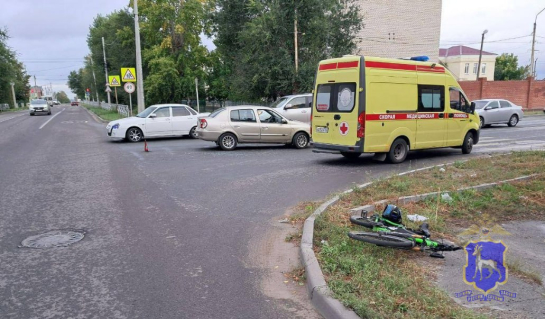 Юношу увезли на реанимобиле: что случилось около торгового центра «Автобус»