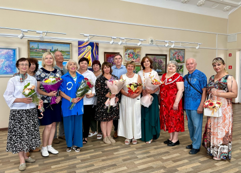 25 художников и мастеров Сызрани выставили уникальные шедевры ко дню города