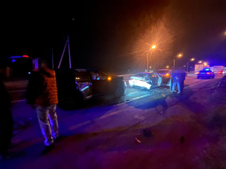 Женщин на скорой привезли в ЦГБ Сызрани: разбиты сразу три иномарки