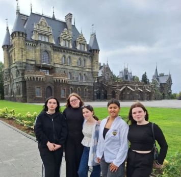 В Сызрани подростки вернулись из замка олигарха с массой эмоций