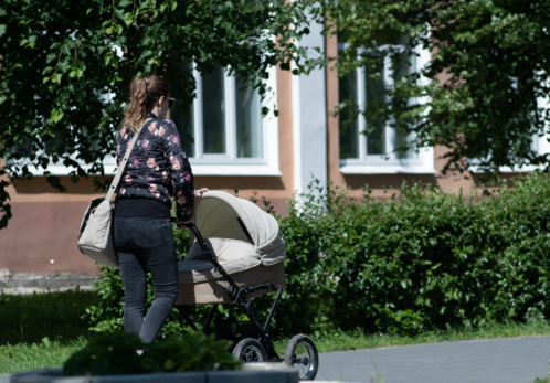 В декрет или на работу? Что выгодней для будущей пенсии