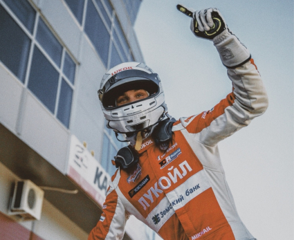 Казань для Симонова стала фартовой: идеально все разыграл и ушел в отрыв