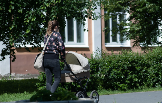 Это несправедливо! Минтруд меняет правила начисления больничных и декретных выплат