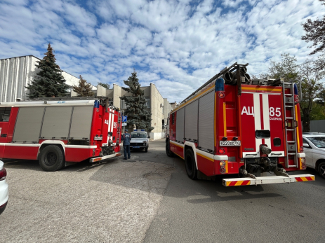 В Сызрани силовики оцепили здание прокуратуры и перекрыли улицу в центре города