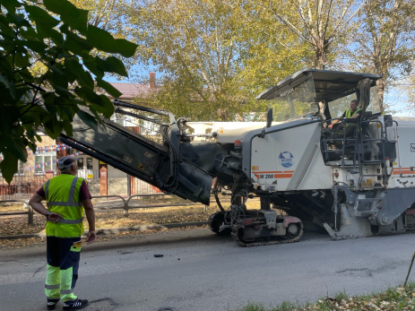 На ключевых трассах Сызрани введут реверсивное движение: до 15 ноября четыре дороги закатают в новый асфальт