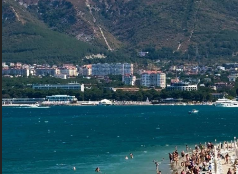 Сожженные машины, разбитые дома и опустевшие пляжи: беспилотники ВСУ атаковали юг России