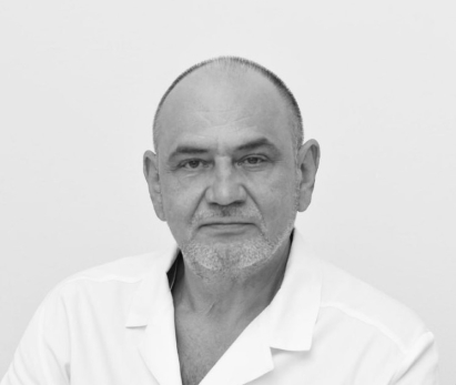 Умер Заслуженный врач РФ, легендарный онколог Владимир Савельев