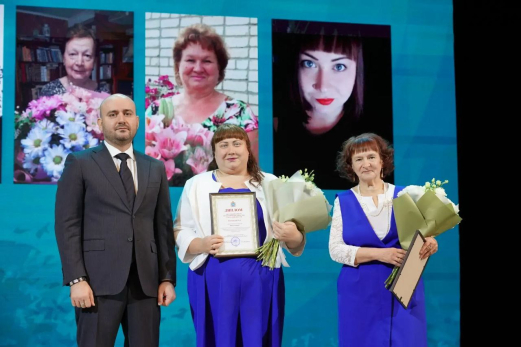 В Самаре глава региона Вячеслав Федорищев вручил награды лучшим учителям