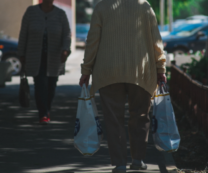 Те, кто выходит на пенсию в 50 - живут до 87, а кто в 64 - до 67 лет: в России выход на пенсию не гарантирует долгую жизнь