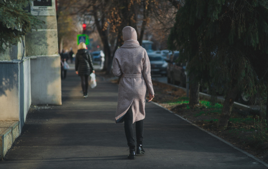 Зачем нужен лишний геморрой: почему зумерам стали неинтересны секс и отношения