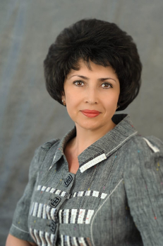 Известный сызранский врач, директор медколледжа и депутат Лола Касымова сегодня принимает поздравления