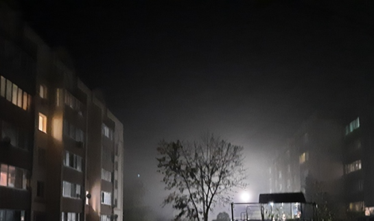 Сверхмощная молния ударила в небе над российским городом