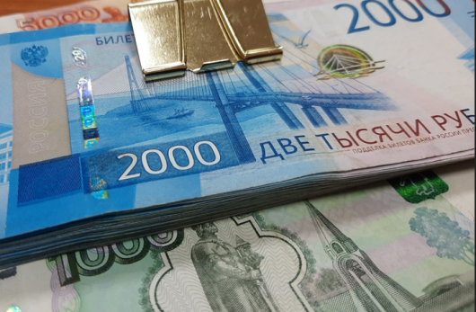 Банки обещают, что у людей будет выбор: после 1 января пенсии, выплаты и зарплаты дадут новыми рублями