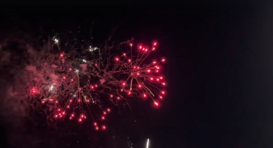 Пусть земля вам будет пушкой: покойников будут отправлять на небеса в виде фейерверков