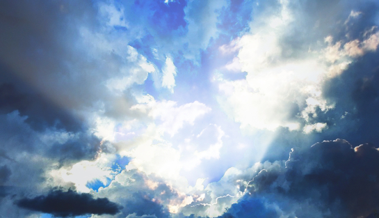 Яркий свет, умиротворение, а затем легкий шок: кто первым встречает умерших на том свете