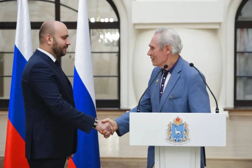 Губернатор Вячеслав Федорищев вручил награды в преддверии Дня работников дорожного хозяйства