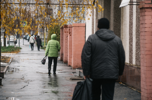 Сначала повестки в военкомат, а теперь платежки за ЖКХ: россиян переводят в цифру
