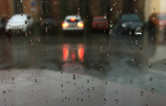 В Самарской области вторые сутки льет дождь: синоптики рассказали, что будет дальше