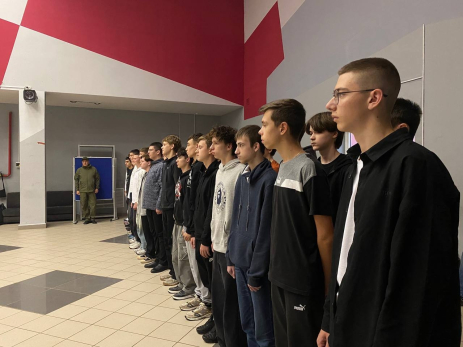 В Сызрани вручили сертификаты первым выпускникам военных сборов для школьников