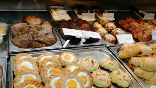 Чем опасно «правило пяти секунд» для любителей поесть: выход только один