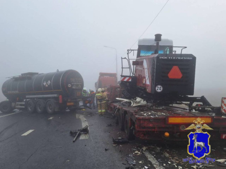 МВД сообщает о пострадавшем при столкновении автоцистерны и трала под Сызранью