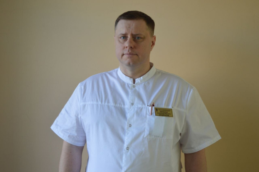 Главный травматолог Сызрани Александр Кирмаров сегодня принимает поздравления