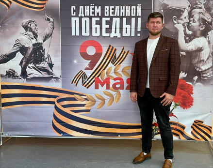 Поздравления принимает известный сызранский общественник Наиль Юсупов