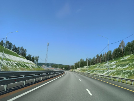 В России впервые разместили базовую станцию в полосе отвода федеральной трассы