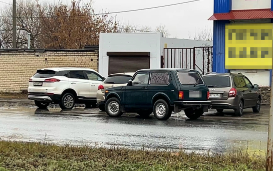 В Сызрани около алкомаркета сбили женщину с ребёнком