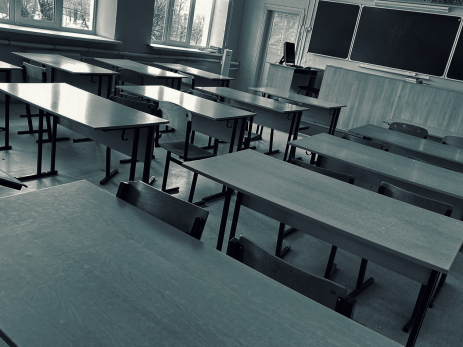 Педагогов довели до состояния полной беззащитности: в школах избили двух учителей подряд