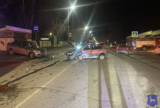 Стали известны подробности жесткой аварии в Сызрани: разбиты четыре автомобиля