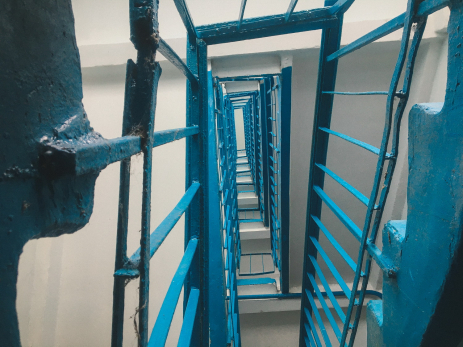 Учитель игры на балалайке заманивал детей и душил их пакетами