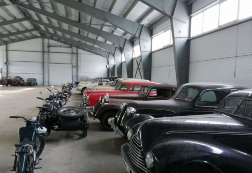 Музей на колесах: на «Авито» продают огромную коллекцию ретро-автомобилей и мотоциклов - Studebаkеr, Buick, Wanderer и другие