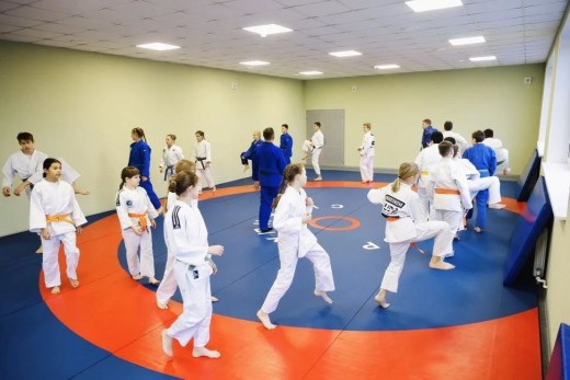 Губернатор Вячеслав Федорищев оценил новый ФОК в Смышляевке