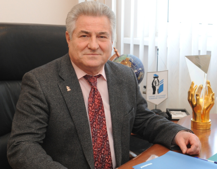 Председатель Самарской Губернской Думы Геннадий Котельников поздравил юристов с профессиональным праздником