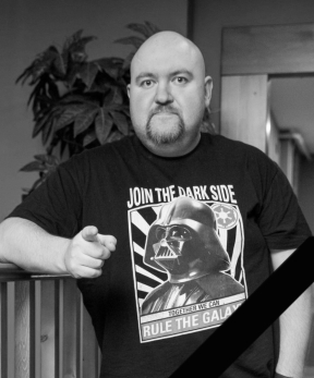 Скоропостижно умер актер из «Реальных пацанов» квнщик Дмитрий Красильников