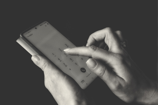 В мессенджере МАХ появился анонимный чат-бот для борьбы с наркорекламой