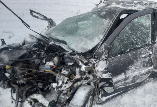 День жестянщика продолжается: спасатели извлекли из искореженных машин раненых людей