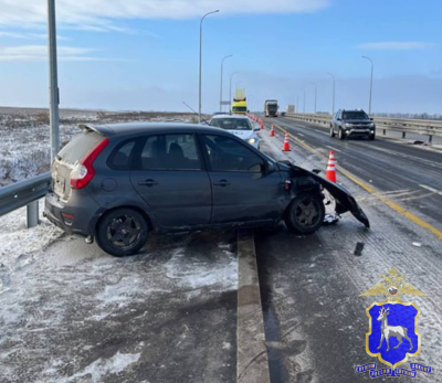 Начинающая автоледи пробила отбойники на платной трассе под Сызранью