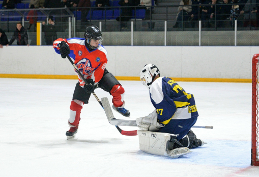 Дерзкий молодняк из «Волги» за несколько дней обыграл в Сызрани две команды «вертолетчиков»