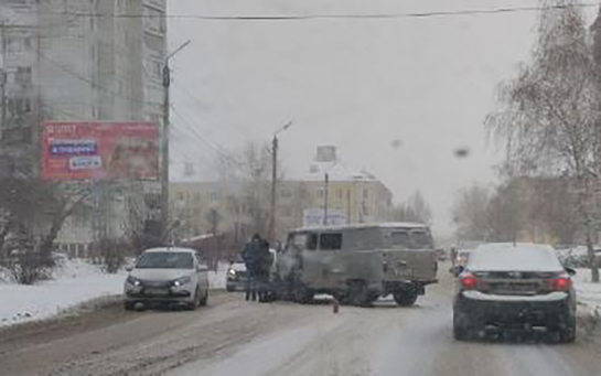 В Сызрани - день жестянщика: разбиты, как минимум, шесть машин