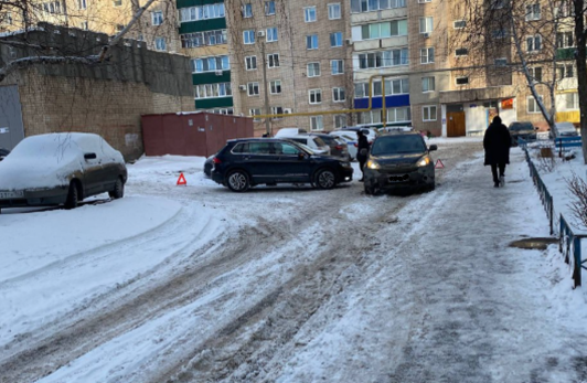 Праздник испорчен: жители Сызрани бьют машины в предновогодней суете