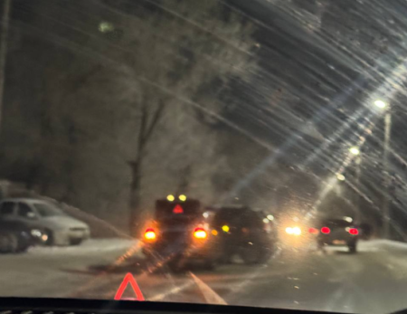 В Сызрани автомобилисты попали в беду у ресторана