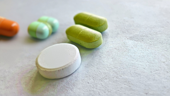 Собачий кайф: зачем зумеры массово травятся таблетками для животных с маркетплейсов