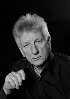 Прекрасный и невероятно талантливый человек: скончался заслуженный артист Владимир Коренной