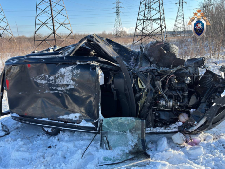 Опубликованы фото с места столкновения «Ласточки» и внедорожника в Самарской области
