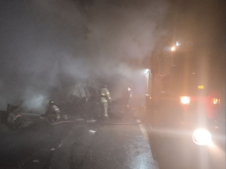 Ликвидировано возгорание на месте массовой аварии с грузовиками в Самарской области